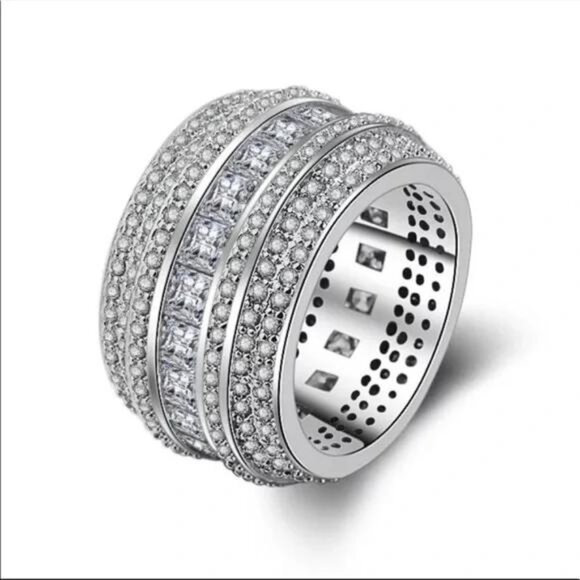 NEW LUXURY 925 STERLING SILVER DIAMOND BAND RING, CUTE RING, SHINY RING. - Picture 3 of 5